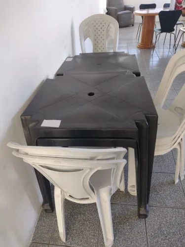 Conjunto Mesas e cadeiras 