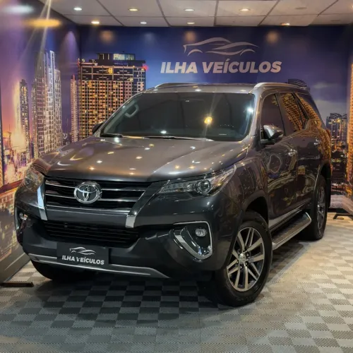 Toyota Hilux SW4 SRX 4X4 2.8 TDI 16V Dies. Aut. 2019