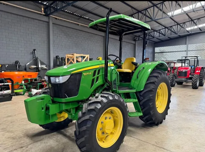 Trator Jhon Deere 