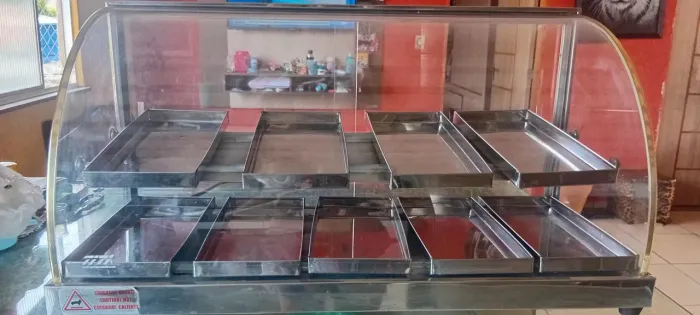 VENDO ESTUFA TITÃ COM 9 BANDEJAS.<br>RETIRADA EM CURICICA, JACAREPAGUÁ.<br>R$480,00.