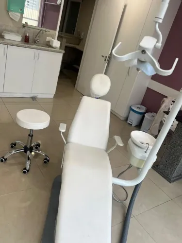 Cadeira Odontológica com carrinho auxiliar + mocho