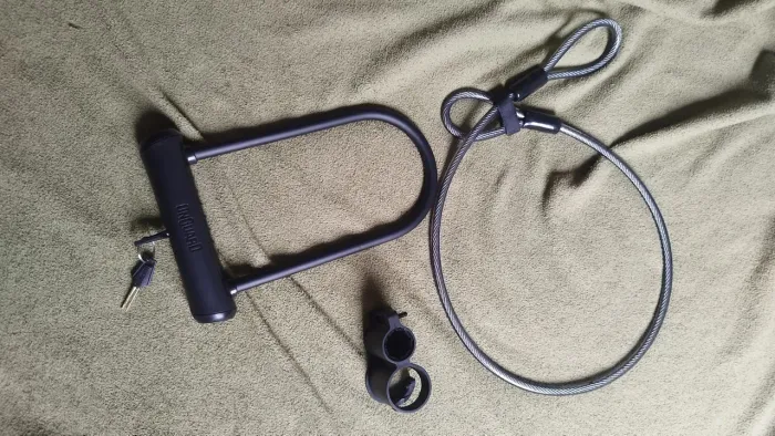 Cadeado e kit ferramentas para bicicleta