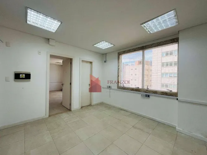 LOCAÇÃO- Sala comercial de 41m2 na Av. Coronel Marcos Konder, centro- Itajaí/SC