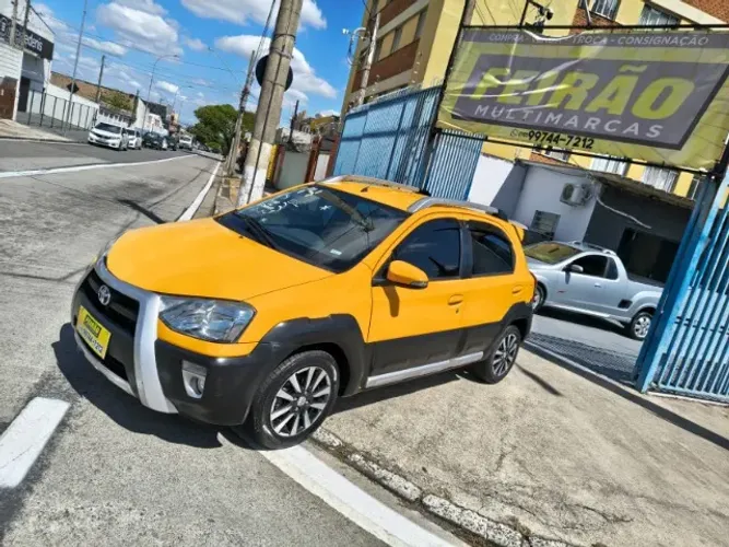 Toyota Etios Cross 1.5 Flex 16V 5P Mec. 2014