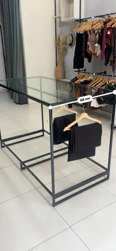 Vendo Mesa Expositora para Loja