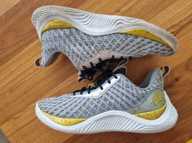 Tênis Under Armour Curry 10 seminovo basquete tam 45 BR