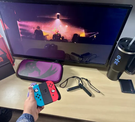 Nintendo Switch OLED Desbloqueado + 2 Pares Joy-Con + Kit Completo