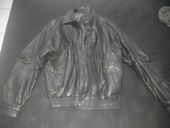 VENDO JAQUETA DE COURO M/G