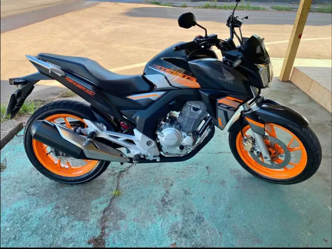 Moto Cb 250 twister