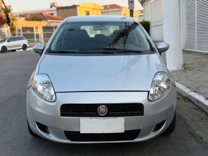 Fiat Punto Attractive 1.4 Fire Flex 8V 5P 2011