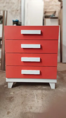 Vendo cômoda em mdf