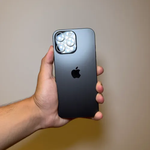 iPhone 16 Pro Max (Preto ou Dourado) - Origem EUA - +92% Bateria - Impecáveis