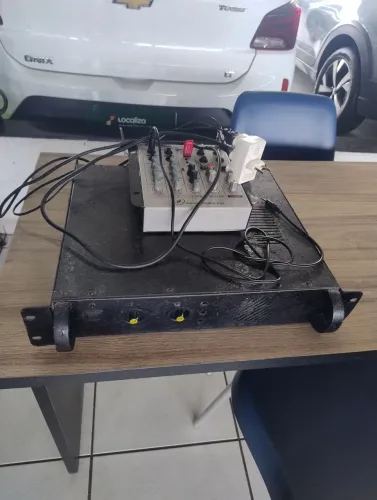 Amplificador e mesa de som