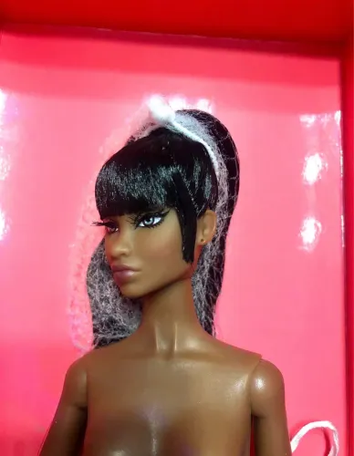 Boneca Integrity Toys