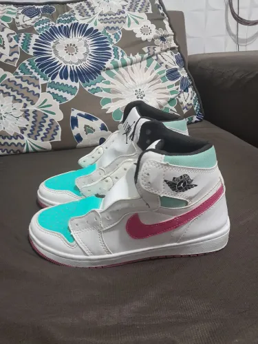 Tênis air jordan feminino cano alto sem os cadarços