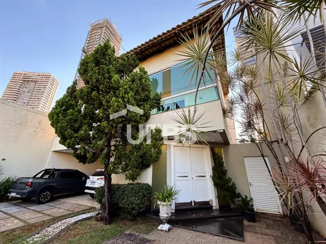 SOBRADO MARISTA - 5 SUÍTES - 473m²