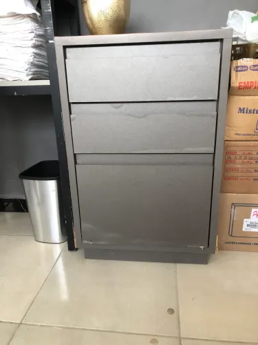 Desapega 3 armário gaveteiro salão 