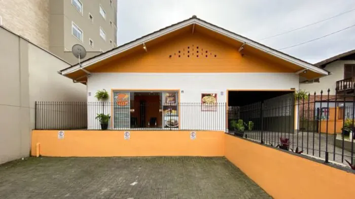 Casa Comercial próx. Centro