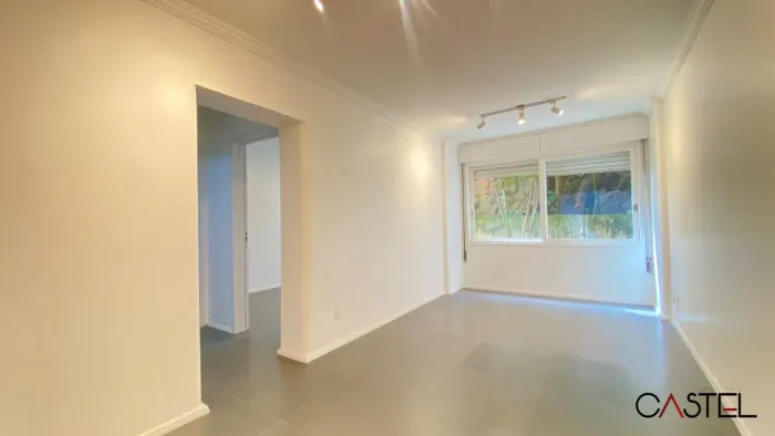 Apartamento para Venda- Reformado, 2 quartos e 2 banheiros. 83m2 - Vila Assunção