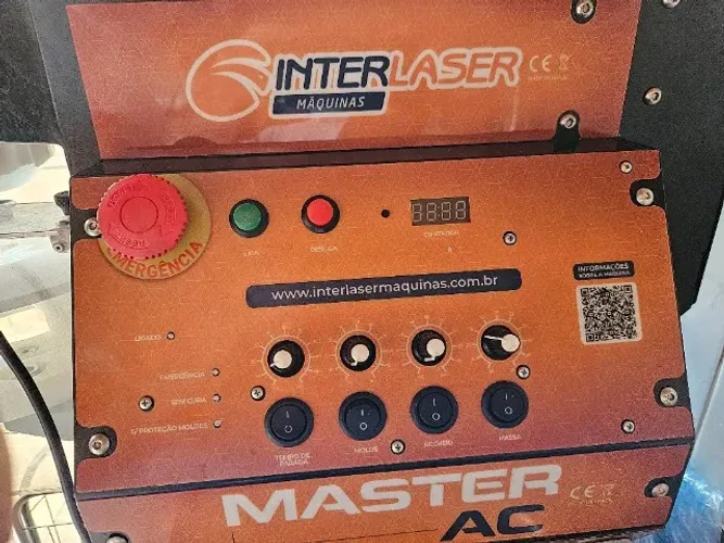 Máquina de fazer salgados e doces com masseira e fritadeira