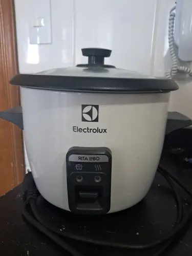 Panela de arroz elétrica