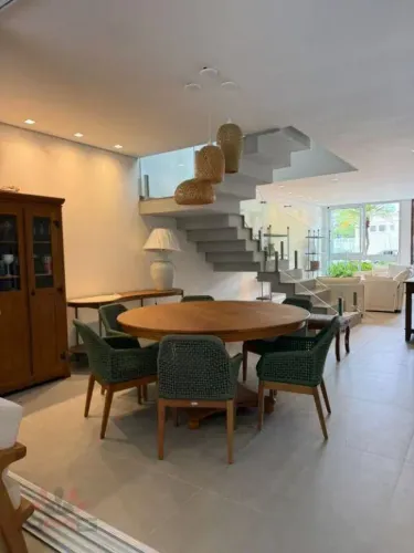 Village com 5 dormitórios à venda, 310 m² por R$ 6.000.000 - Riviera Módulo 17 - Bertioga/