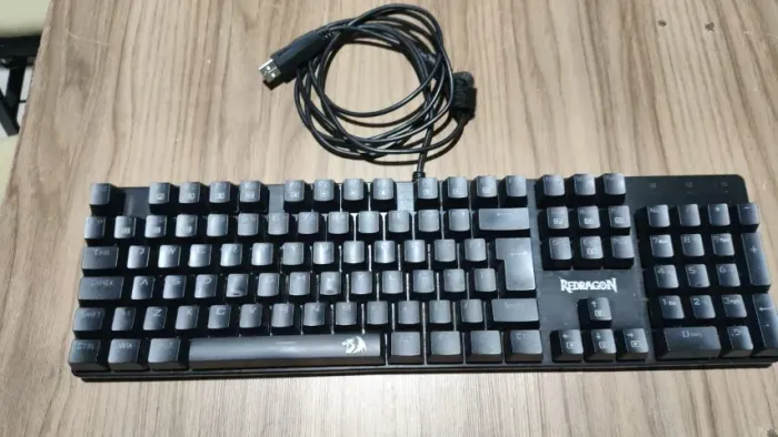 Teclado Gamer Rgb Redragon Sindri K671