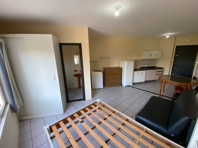 Ótimo apartamento de 1 dormitório para locação no bairro Carvoeira, em frente a UFSC!