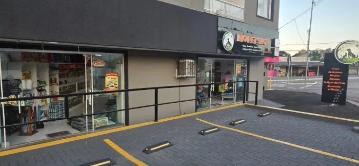 Loja / Salão em Caiobá - Matinhos, PR . PET SHOP
