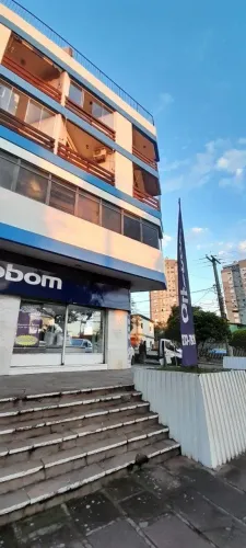 Excelente Sala Mobiliada na Wenceslau Escobar enfrente ao Paseo