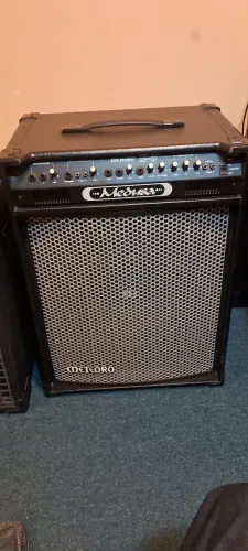 Vendo Cubo para Guitarra Meteoro Medusa bem novo