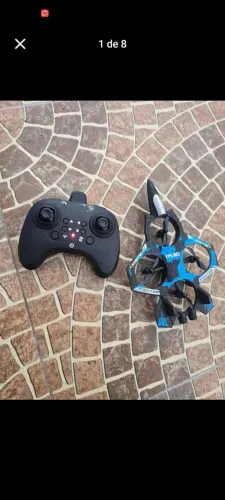 Helicóptero de controle remoto bateria recarregável.