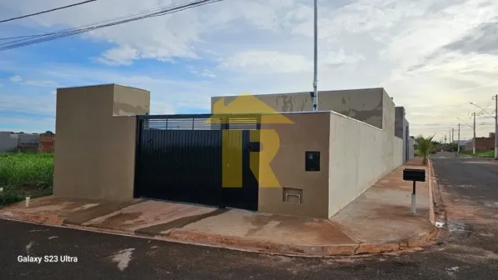 Casa em Condomínio à Venda em Fronteira-MG - Condomínio Gran Reserva: 3 Quartos, 1 Suíte, 