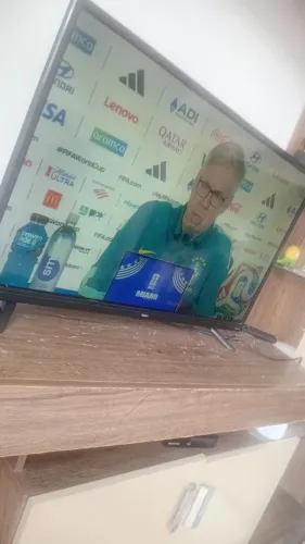 TV 32" SMART PHILCO YOUTUBE NETFLIX TODA PERFEITA R$:590/ ACEITO PIX. 