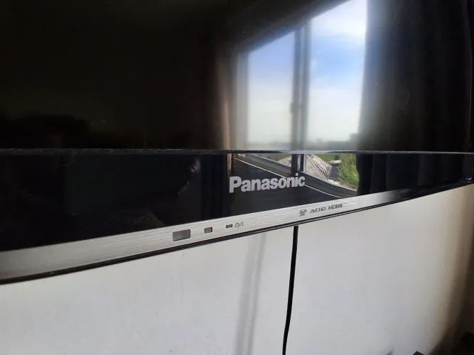 TV 42" Panasonic AVCHD HDMI