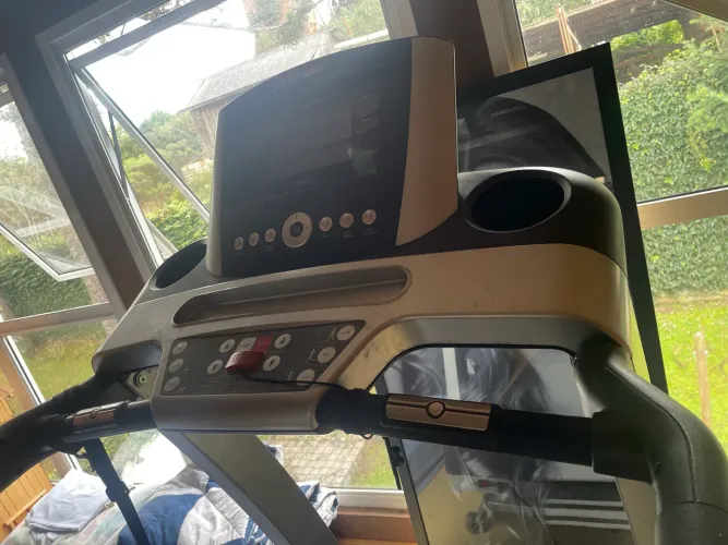 Esteira Elétrica Life Fitness T3 usada