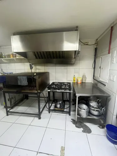 LOTE DE EQUIPAMENTOS E UTENSÍLIOS PARA COZINHA INDUSTRIAL
