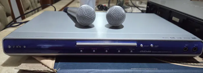 DVDokê Digital Video Karaoke K-348 com 2 Microfones