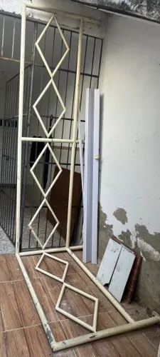 Ferro para corrimão em formato de L