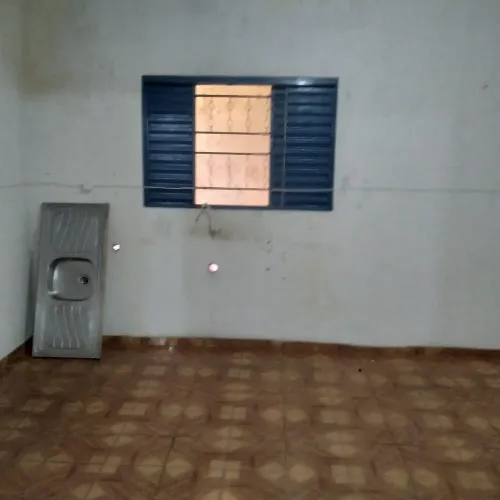 aluga se casa .1000 reais