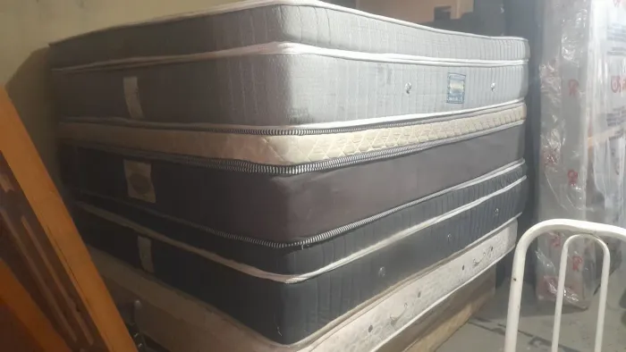 Colchões tamanho Queen  com pillow top  usado tenho KingStar e ortobom 
