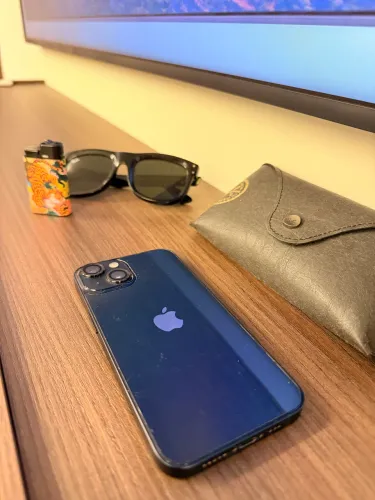 iPhone 13 impecável com 256gb