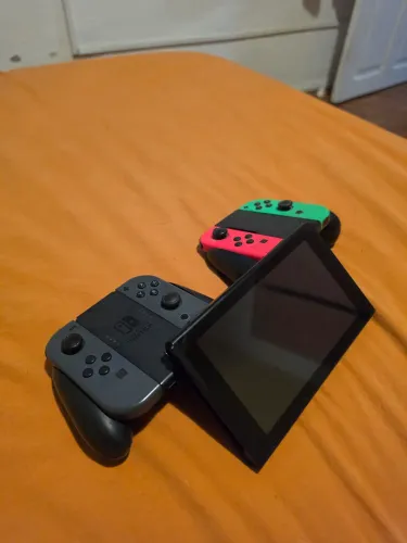 Nintendo Switch - Black Edition + Acessórios