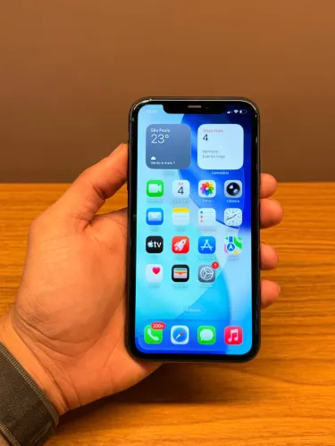 Vendo pra hoje iPhone 11 128gb todo original!