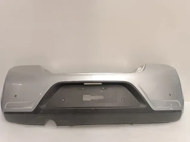 Parachoque Traseiro Chevrolet Onix Prata | 2017 à 2019 - Usado/Original C/ Furo P/ Sensor