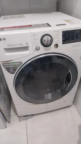 Lavadora lava e seca com defeito