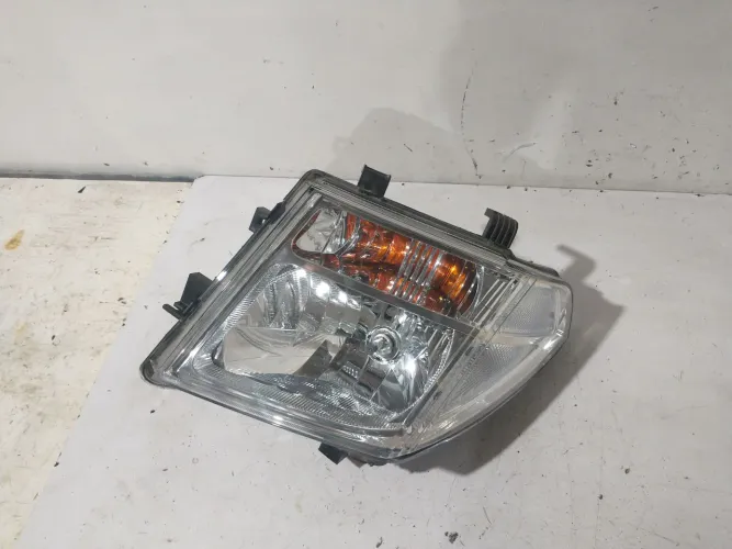 Farol Nissan frontier G2 2015 LE