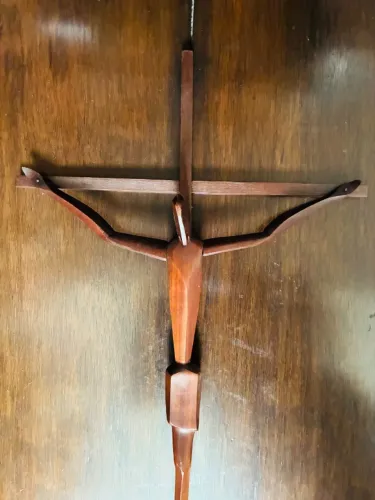 Escultura de Cristo em madeira Cedro