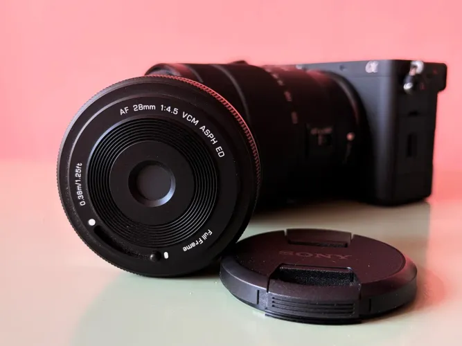 Lente Pancake Viltrox AF 28mm f/4.5 para Sony E