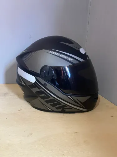 Capacete Pro Tork R8 Preto - Tamanho 60 | Excelente Estado